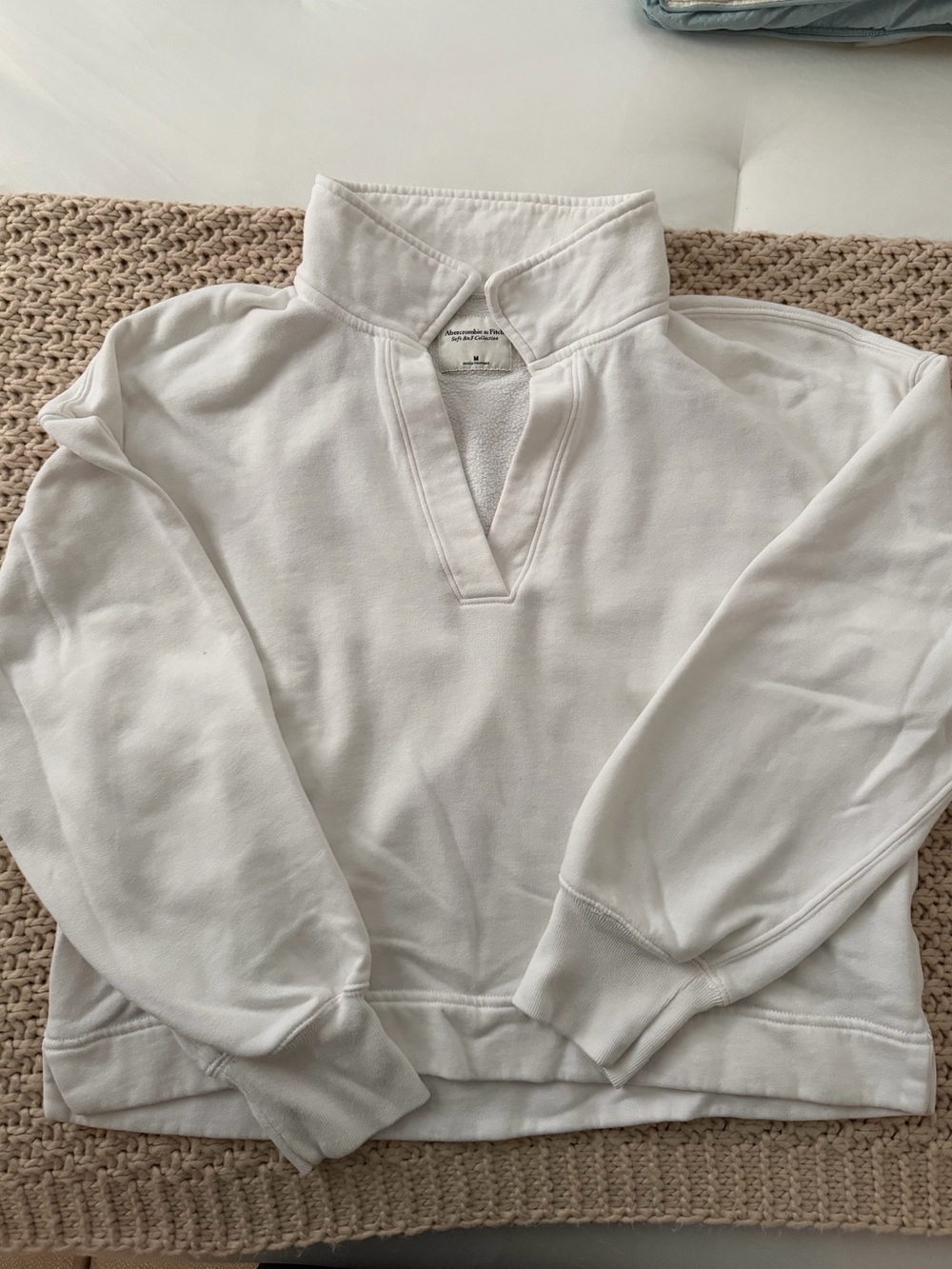 A&F White Sweatshirt Pullover